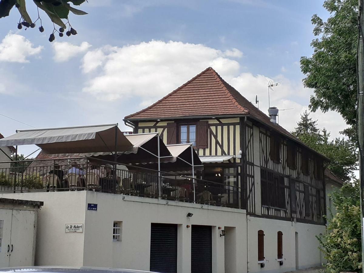 Отель Le Saint Hubert Arcis-sur-Aube Экстерьер фото